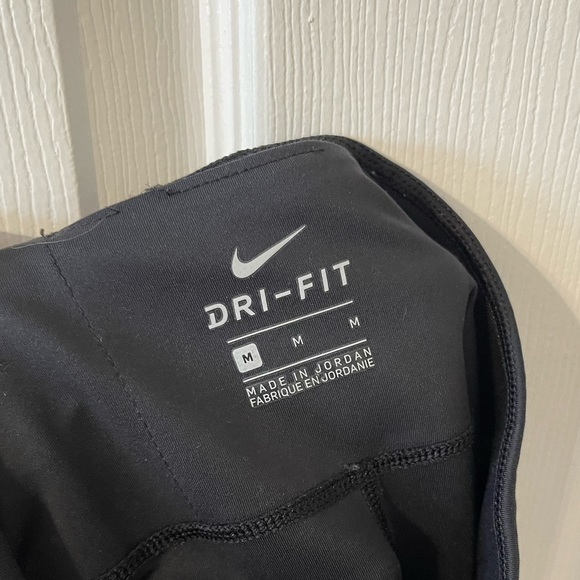 Nike dry fit EUC leggings - women’s size medium - Picture 3 of 4